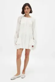 biala-sukienka-mini-oversize-z-haftem-na-kd-xl