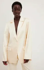 bezowa-satynowa-marynarka-oversize-na-kd-xs