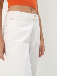 biale-spodnie-jeansowe-z-zamkami-na-nogawkach-mohito-xxs