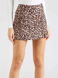 spodnico-spodenki-w-panterke-about-you-s