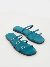 zielone-klapki-z-klamrami-reserved-41