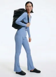 jasnoniebieskie-dzianinowe-spodnie-reserved-m