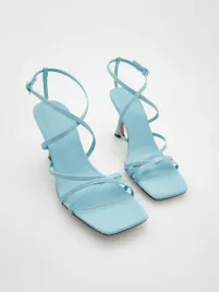 niebieskie-sandaly-na-obcasie-reserved-40