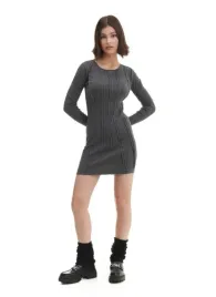 szara-sukienka-prazkowana-z-przeszyciami-z-dlugim-rekawem-cropp-s