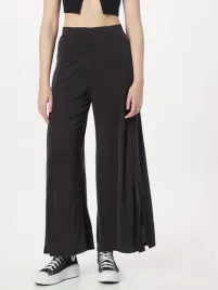 czarne-materialowe-spodnie-caro-about-you-s