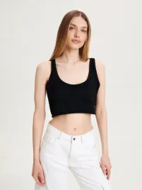 czarny-damski-krotki-top-z-bawelna-reserved-s