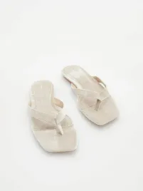 bezowe-klapki-japonki-reserved-37