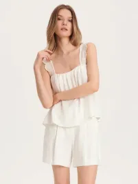 biala-bluzka-z-wiskozy-reserved-m