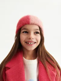 rozowa-czapka-z-dodatkiem-welny-reserved-56