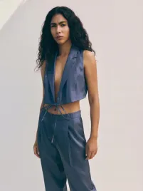 niebieska-krotka-kamizelka-z-wiazaniem-reserved-xs