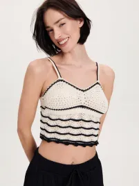 bialy-top-z-szydelkowej-dzianiny-reserved-l