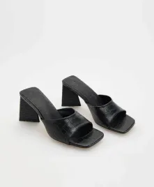 czarne-klapki-na-obcasie-reserved-36