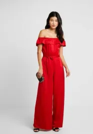 czerwony-kombinezon-z-paskiem-cortefiel-s