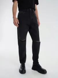 czarne-jeansy-carrot-z-dziurami-reserved-29