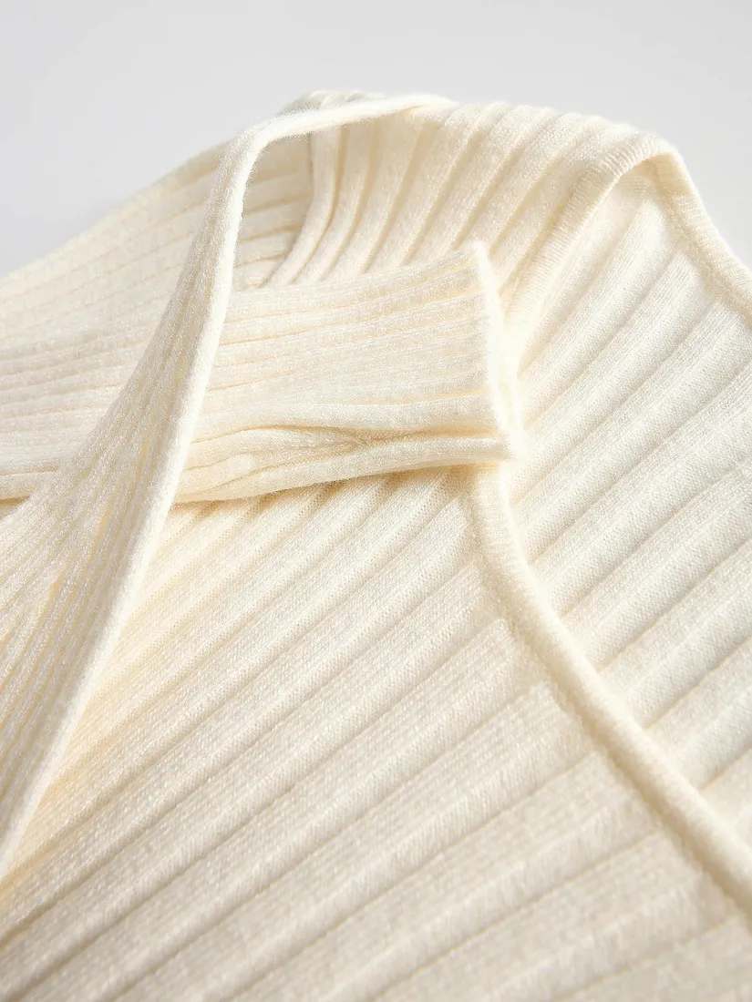 bezowy-sweter-z-topem-reserved-m