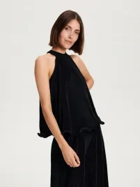 czarna-plisowana-bluzka-wiazana-z-tylu-reserved-s