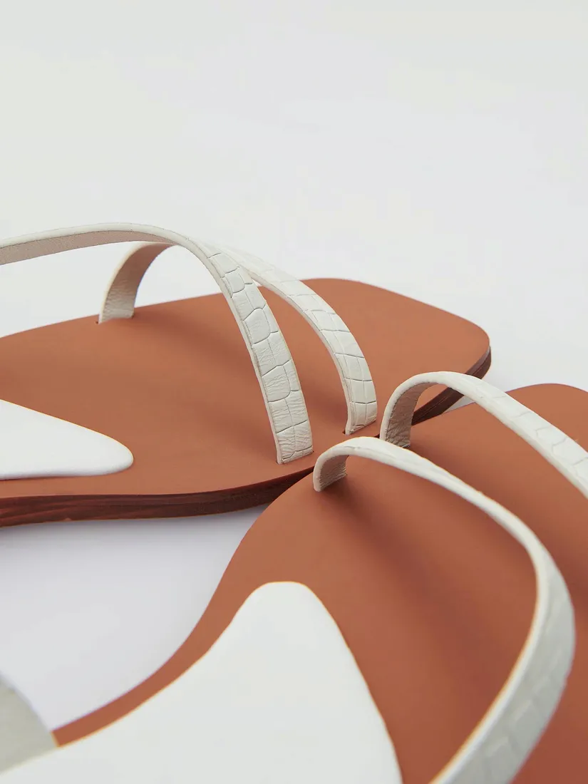 biale-skorzane-sandaly-reserved-38