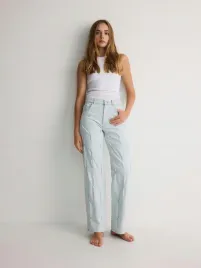 niebieskie-jeansy-z-ozdobnymi-krysztalkami-reserved-m