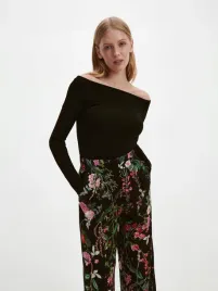 czarna-bluzka-z-odkrytymi-ramionami-reserved-s