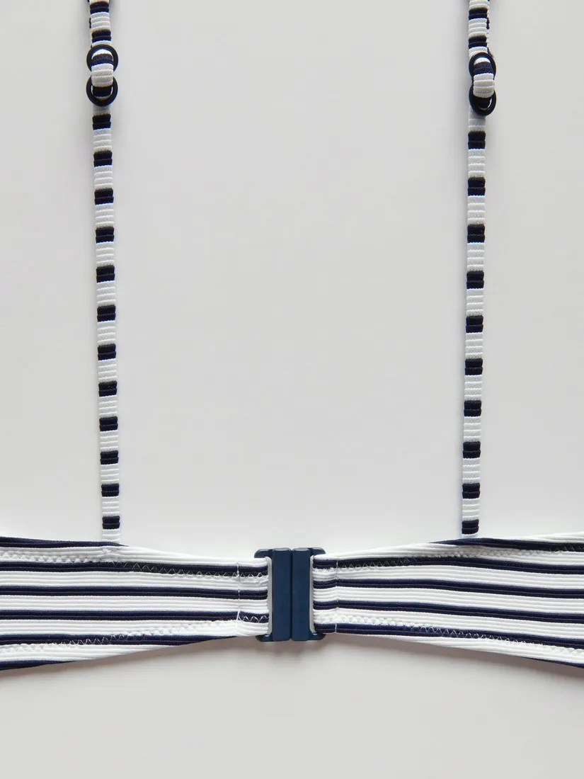 niebiesko-biala-gora-od-bikini-reserved-l