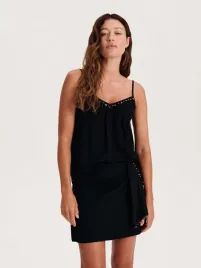 czarna-spodniczka-z-ozdobnymi-kamieniami-reserved-m