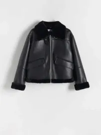 czarna-damska-kurtka-z-kozuchem-z-imitacji-skory-reserved-m