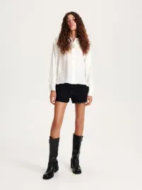 czarne-szorty-ze-zdobieniem-reserved-xs