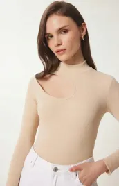 bezowy-bawelniany-top-z-wycieciem-happiness-istanbul-s-m