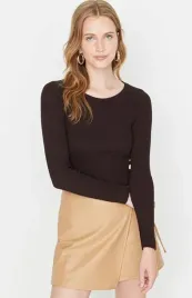 brazowa-bluzka-z-dlugim-rekawem-trendyol-l