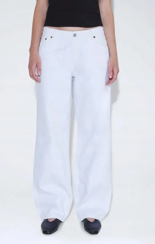 biale-jeansy-relaxed-dr-denim-27-32