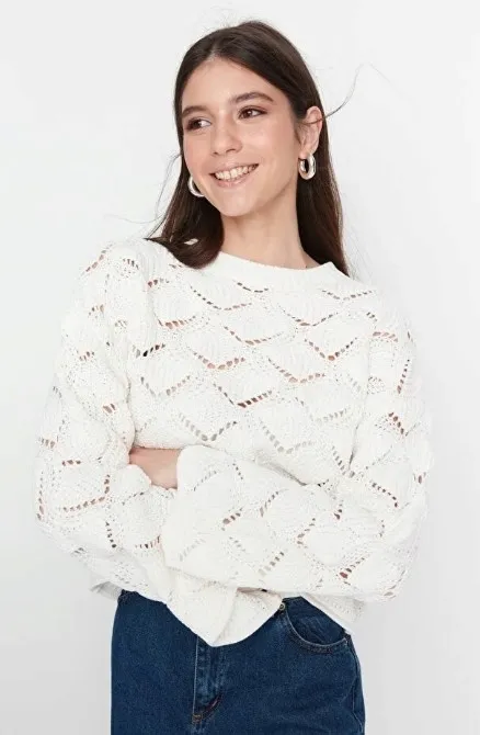 bialy-azurowy-sweter-trendyol-s