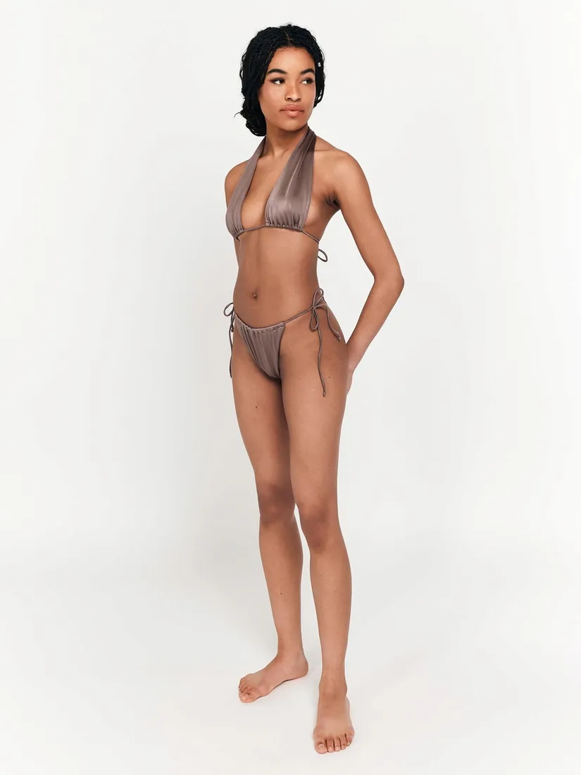 c5c222-brazowa-gora-bikini-lezu-s