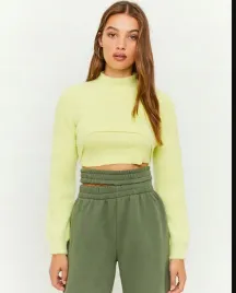 g2d105-zielony-krotki-sweter-z-guzikami-tally-weijl-l