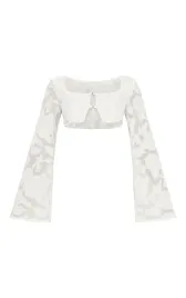 c8d215-maly-bialy-top-zapinany-z-przodu-prettylittlething-l