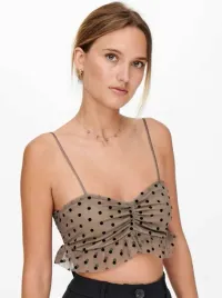 c9b206-brazowy-top-siateczkowy-na-ramiaczkach-w-czarne-kropki-only-xxl