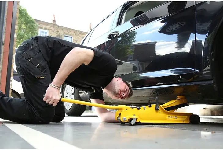 podnosnik-samochodowy-stanley