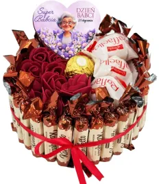 tort-ze-slodyczy-tort-na-prezent-kosz-na-dzien-babci-box-prezentowy