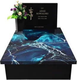 nagrobek-kompozytowy-z-grawerem-wazonemornagrobek-dzieciecy-urnowy-90x60cm
