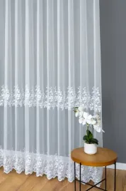 firana-markizeta-biala-z-blyszczacym-wzorem-300cm