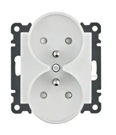 gniazdo-podwojne-z-uziemieniem-z-przeslonami-biale-wl1340-lumina-hager