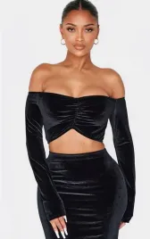 lc12304-prettylittlething-aksamitny-crop-top-dlugi-rekaw-16-m