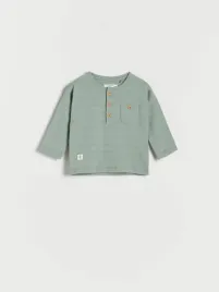 kc54113-bluzka-chlopieca-z-dlugim-rekawem-kieszen-guziki-80