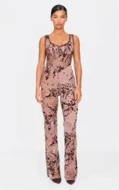 dc12202-prettylittlething-zakardowy-kombinezon-roslinny-wzor-45-xxl