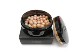 oriflame-puder-z-serum-w-perelkach-giordani-gold-natural-flush