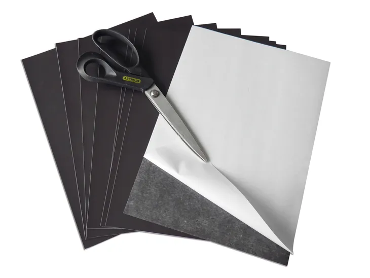 Arkusz A4 folia magnetyczna 0,7 mm magnes z klejem -10szt