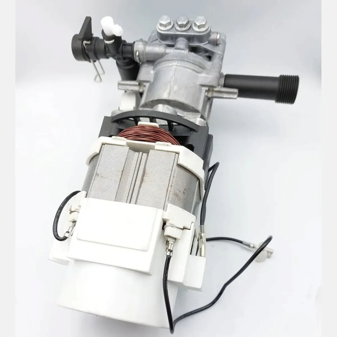 silnik-z-pompa-lt8840a
