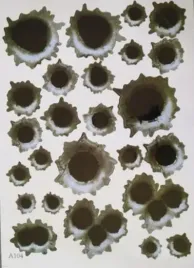 naklejka-3d-samochod-pocisk-karoseria-wlepa-dziura-po-kuli-pistolet-strzaly