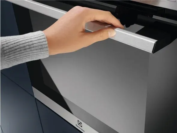 piekarnik-electrolux-eof3h50bx-marka-electrolux