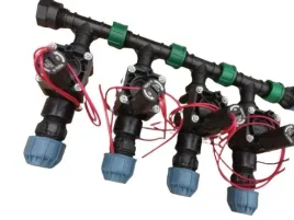 kolektor-nawadniania-4-sekcje-z-elektrozaworami-hunter-pgv-zestaw-pe-32