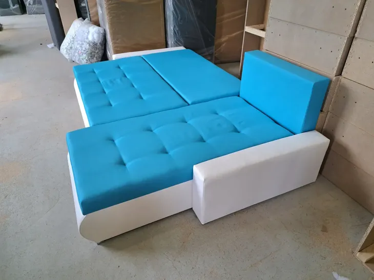 piekny-naroznik-marcel-informacje-dodatkowe-funkcja-spania-luzne-poduszki-pojemnik-na-posciel-stan-nowy